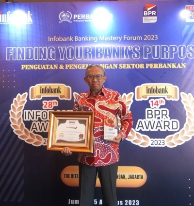 Kinerja Terus Positif, Bank Jatim Raih Penghargaan Infobank Award 2023
