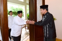 Prabowo Bergegas Datangi Jokowi Setelah Mega Umumkan  Capresnya