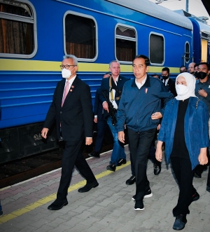 Dari Polandia Jokowi Menuju Lokasi Pertempuran Ukraina – Rusia